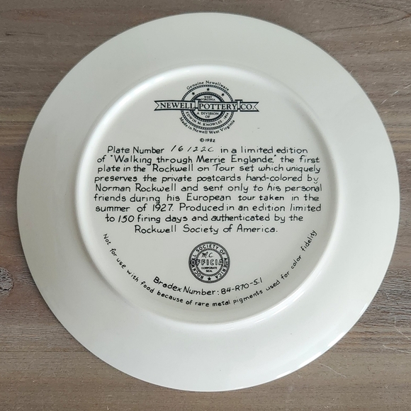 🎨Norman Rockwell Collector Plate, Walking Through Merrie Englande w/ PAPERWORK! - Picture 7 of 16